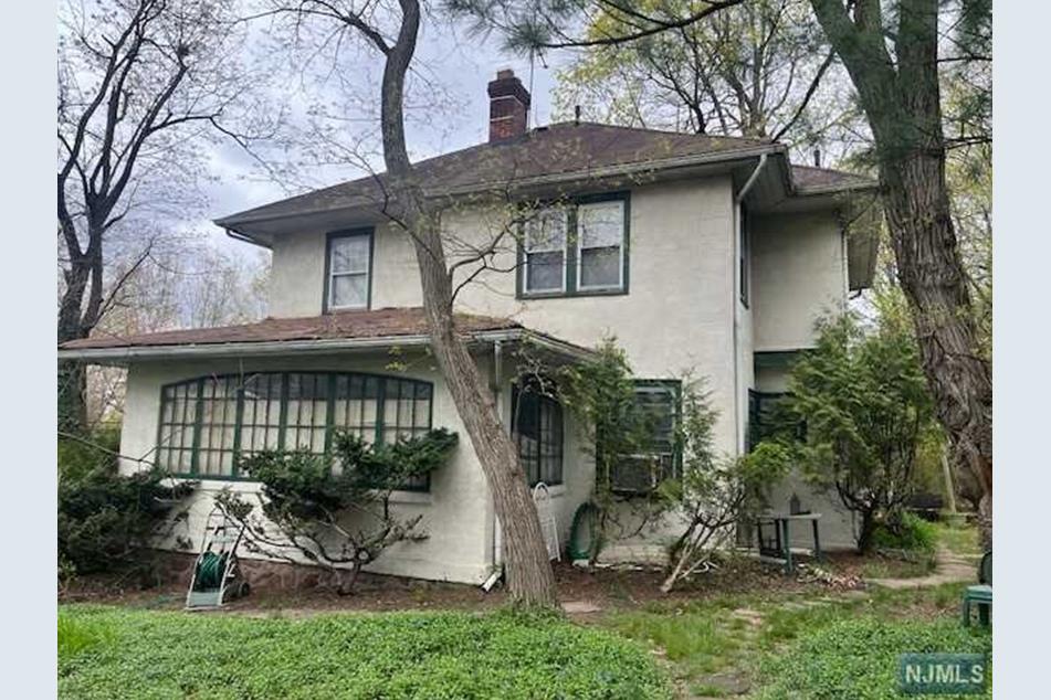 211 Glenwood Ave, Leonia, NJ 07605 MLS 24015037 Coldwell Banker