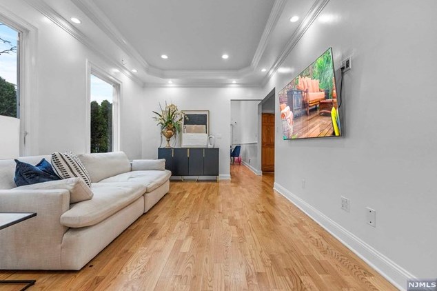 404 Un Ave, Belleville NJ 07109-1607 exterior