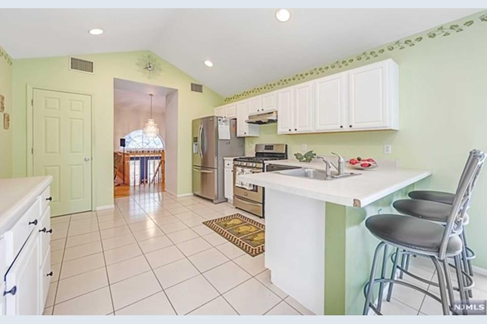 248 Oradell Ave, Paramus, NJ 07652 MLS 24019776 Coldwell Banker