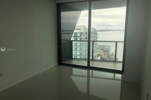 460 NE 28th St, Miami, FL 33132 - Photo 13