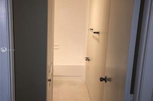 4164 Inverrary Dr, Lauderhill, FL 33319 - Photo 9