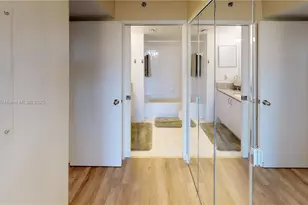 19701 E Country Club Dr, Aventura, FL 33180 - Photo 9