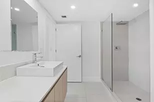 13800 Highland Dr, North Miami Beach, FL 33181 - Photo 21