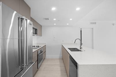 13800 Highland Dr #504, North Miami Beach, FL 33181 - Photo 7