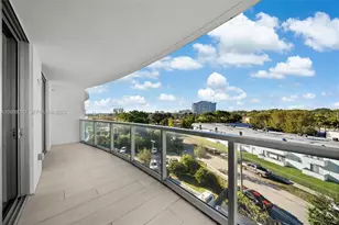 13800 Highland Dr, North Miami Beach, FL 33181 - Photo 23