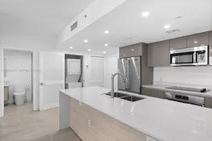 13800 Highland Dr, North Miami Beach, FL 33181 - Photo 9