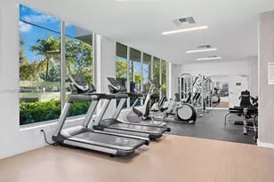 13800 Highland Dr, North Miami Beach, FL 33181 - Photo 27