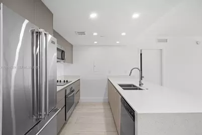 13800 Highland Dr #504, North Miami Beach, FL 33181 - Photo 7