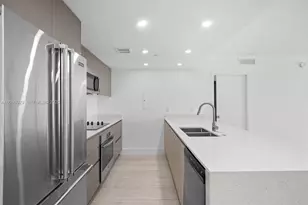 13800 Highland Dr, North Miami Beach, FL 33181 - Photo 7