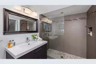 2301 Collins Ave #301, Miami Beach, FL 33139 - Photo 17