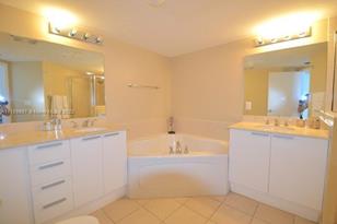 16699 Collins Ave, Sunny Isles Beach, FL 33160 - Photo 15