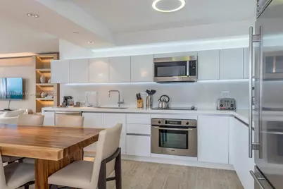 102 24th St #1015, Miami Beach, FL 33139 - Photo 15