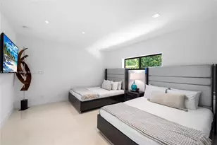 1025 Diplomat Pkwy, Hollywood, FL 33019 - Photo 61
