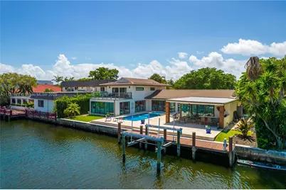 1025 Diplomat Pkwy, Hollywood, FL 33019 - Photo 5