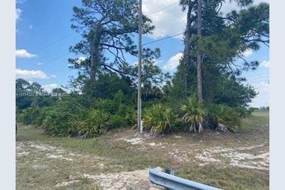 5029 SE Tradewinds Cir, Labelle, FL 33935 - Photo 1