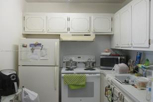 95 Kent F, West Palm Beach, FL 33417 - Photo 5