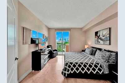 17555 Atlantic Blvd #806, Sunny Isles Beach, FL 33160 - Photo 19