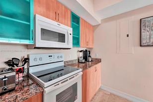 17555 Atlantic Blvd, Sunny Isles Beach, FL 33160 - Photo 9