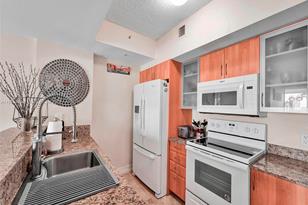 17555 Atlantic Blvd, Sunny Isles Beach, FL 33160 - Photo 7