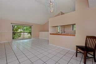 3041 N Oakland Forest Dr, Oakland Park, FL 33309 - Photo 11