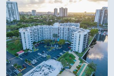 3401 N Country Club Dr #406, Aventura, FL 33180 - Photo 27