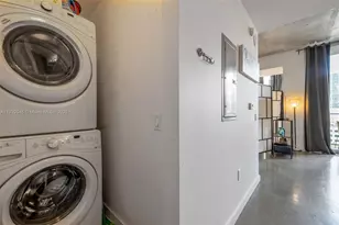 151 SE 1st St, Miami, FL 33131 - Photo 19