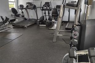 4747 Collins Ave, Miami Beach, FL 33140 - Photo 15