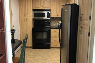 5005 Collins Ave, Miami Beach, FL 33140 - Photo 17