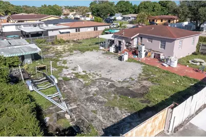 782 E 37th St, Hialeah, FL 33013 - Photo 39