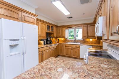 714 Harrison St, Hollywood, FL 33019 - Photo 13