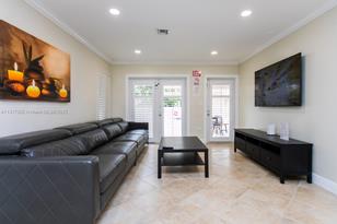 714 Harrison St, Hollywood, FL 33019 - Photo 9