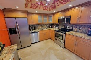 5151 Collins Ave, Miami Beach, FL 33140 - Photo 11