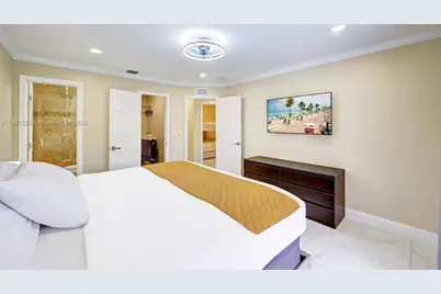 1020 N 13th Ter, Hollywood, FL 33019 - Photo 25