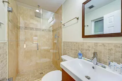 1020 N 13th Ter, Hollywood, FL 33019 - Photo 27