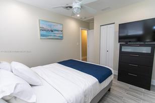 1120 N 13th Terrace, Hollywood, FL 33019 - Photo 13