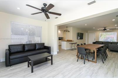 1120 N 13th Terrace, Hollywood, FL 33019 - Photo 23