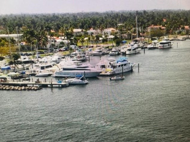 777 Ocean Dr, Hollywood FL  33019-2009 exterior