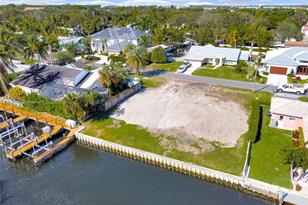 2400 Edward Rd, Palm Beach Gardens, FL 33410 - Photo 29