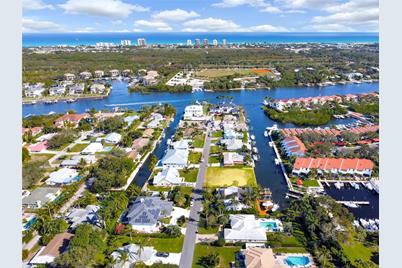 2400 Edward Rd, Palm Beach Gardens, FL 33410 - Photo 17