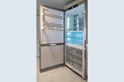 16385 Biscayne Blvd #2016, North Miami Beach, FL 33160 - Photo 11