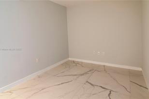 16385 Biscayne Blvd, North Miami Beach, FL 33160 - Photo 17
