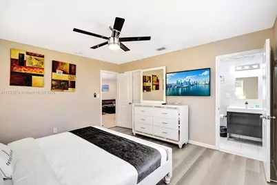 947 Washington St, Hollywood, FL 33019 - Photo 29