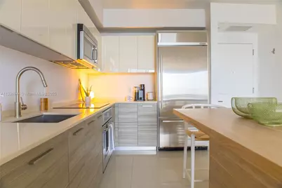 1300 Brickell Bay Dr #1608, Miami, FL 33131 - Photo 5