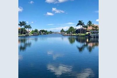 905 NW 9th Pl, Cape Coral, FL 33993 - Photo 1