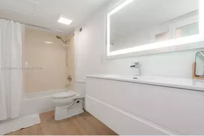 2301 Collins Ave #927, Miami Beach, FL 33139 - Photo 5