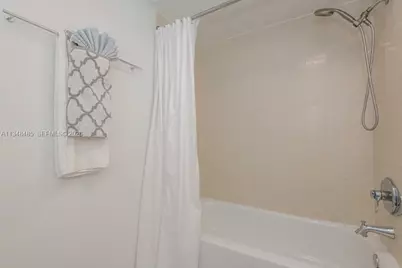 2301 Collins Ave #927, Miami Beach, FL 33139 - Photo 9