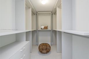 488 NE 18th St, Miami, FL 33132 - Photo 35