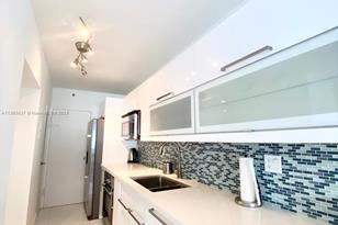 100 Lincoln Rd, Miami Beach, FL 33139 - Photo 17