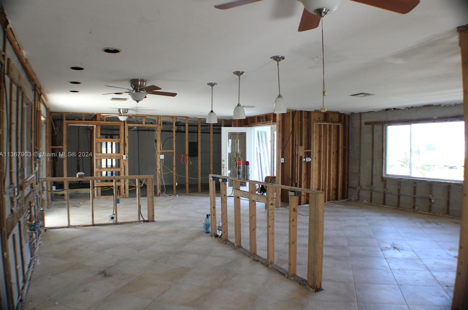 32 Fairview Blvd, Fort Myers Beach FL  33931-4565 exterior