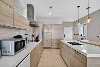 16385 Biscayne Blvd #7, North Miami Beach, FL 33160 - Photo 39